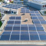 Jak fotowoltaika wspiera rozwój elektromobilności?